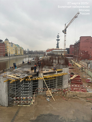 Первый на Красном