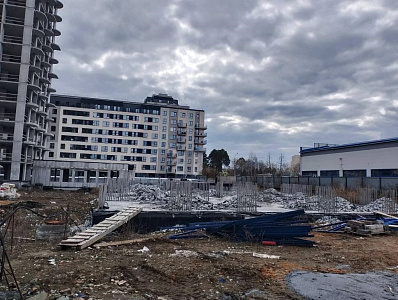Астон. Движение