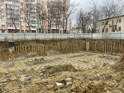 ДОМ НА КОММУНИСТИЧЕСКОЙ