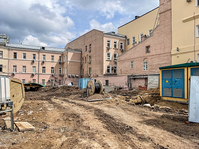 Николь, офисный блок 