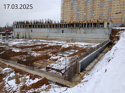 Платон Парк поз.2