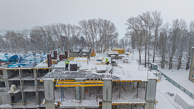 Роза ветров, Дом у моря