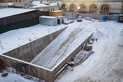 Челюскинцев 5