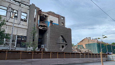 Дом РЕГЕНБОГЕН СПб наб. р Смоленки 8-86