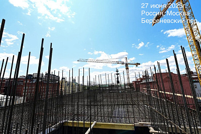 Первый на Красном